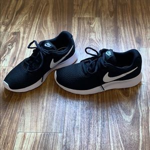 Nike Tanjun Running Shoe
